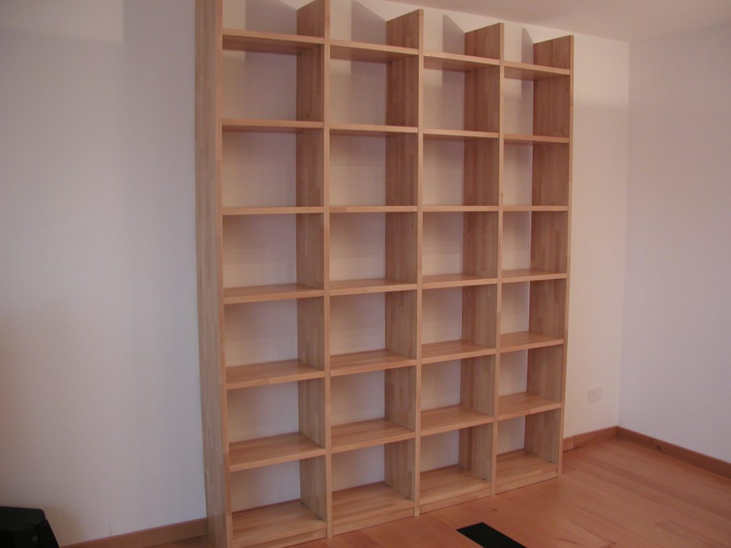 Bücherregal Kernbuche Massivholz 4x7 Fächer mit Stollenüberstand