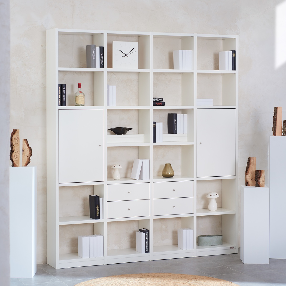 Weiß lackierte Bücherregale – zeitlos und modern